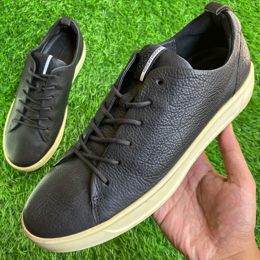 Sepatu ECCO SOFT Black Leather sneakers ukuran 39