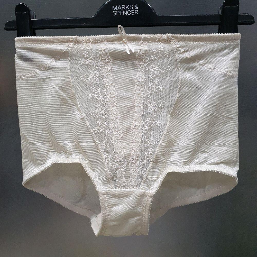AK bawahan wanita celana inner ketat wacoal second preloved prelove pakaian cewek