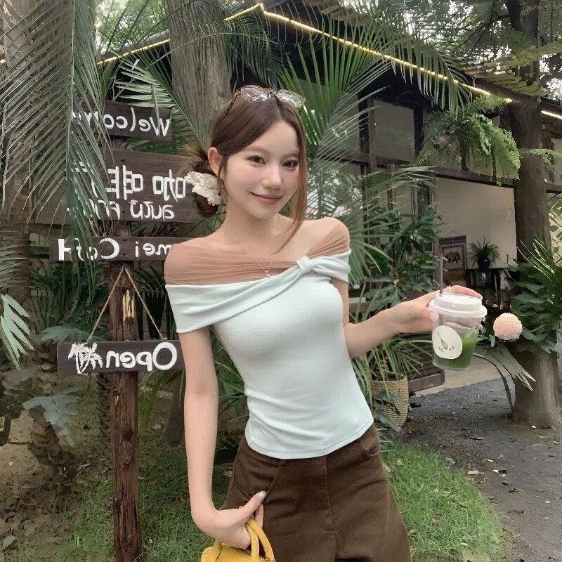 Kaos Wanita Off Shoulder Biru Muda Slim Fit Crop Top Pita Kontras New Chinese Style Atasan Pendek Ma