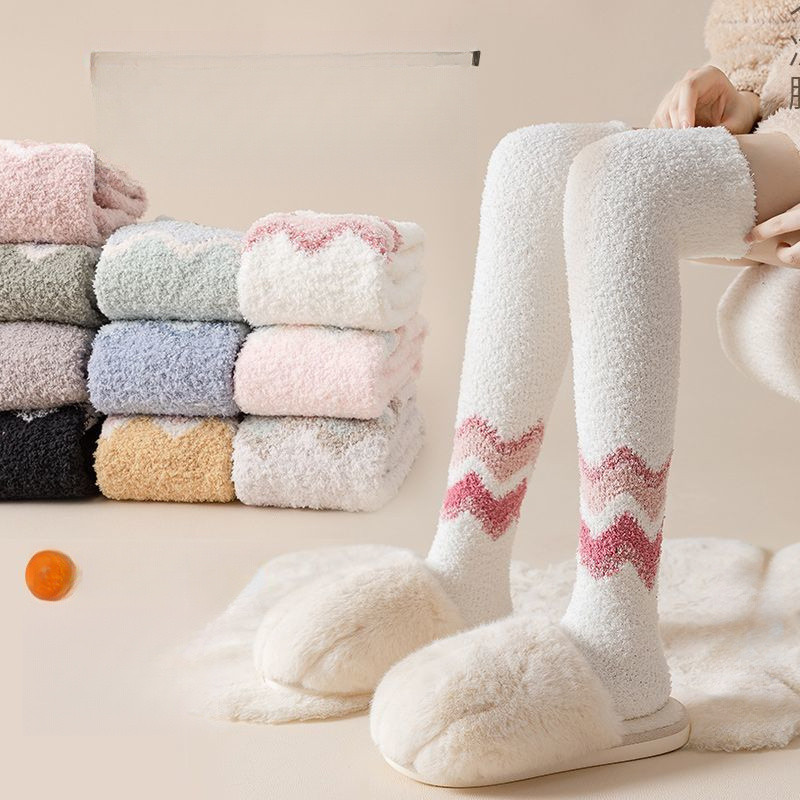 [Beruang kutub] Kaus Kaki Wanita Kaus Kaki Lantai Hangat Tebal Panjang Wanita Kaus Kaki Legging