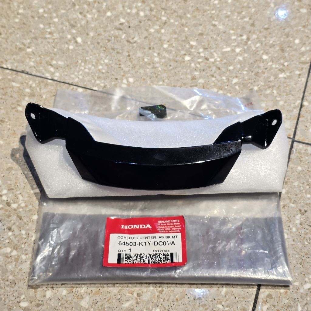 COVER FRONT CENTER DAGU SAMBUNGAN TENGAH BODY SAYAP DEPAN NEW PCX 160 2025 ROADSYNC K1ZV HITAM GLOSS