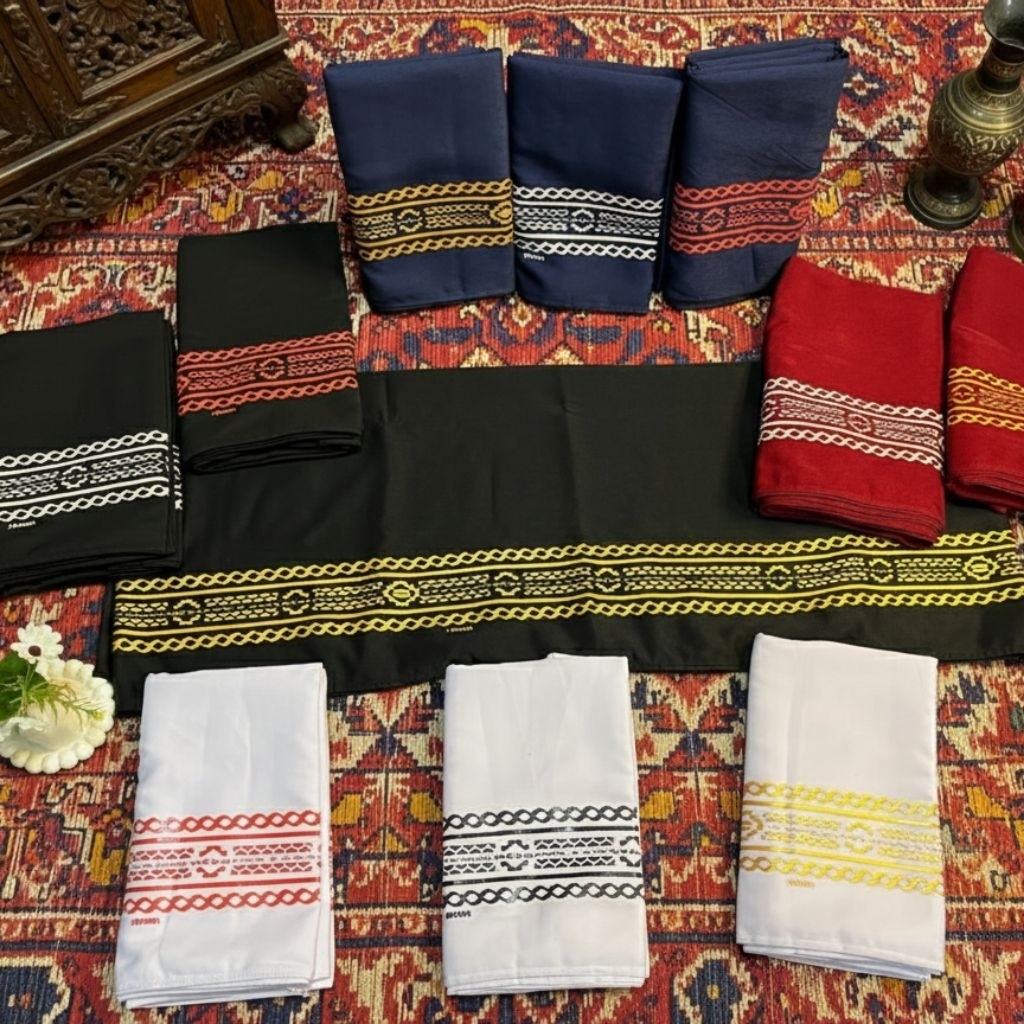 JS77 Sarung Bugis Ukuran Dewasa Eksklusif Motif Lontara - Sarung Hitam  Emas Tradisional - Perlengka