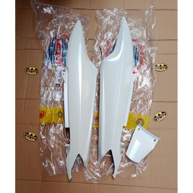 body motor mio.. cover kaper body bodi belakang samping kanan kiri Yamaha mio sporty smile warna put