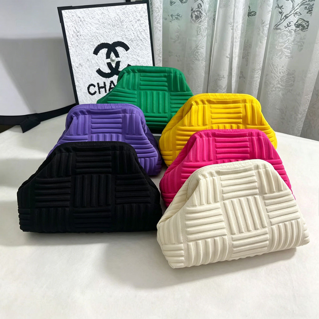 Tas tangan rajut, tas makeup awan, tas pesta dengan kesan mewah dan unik, tas ketiak serbaguna