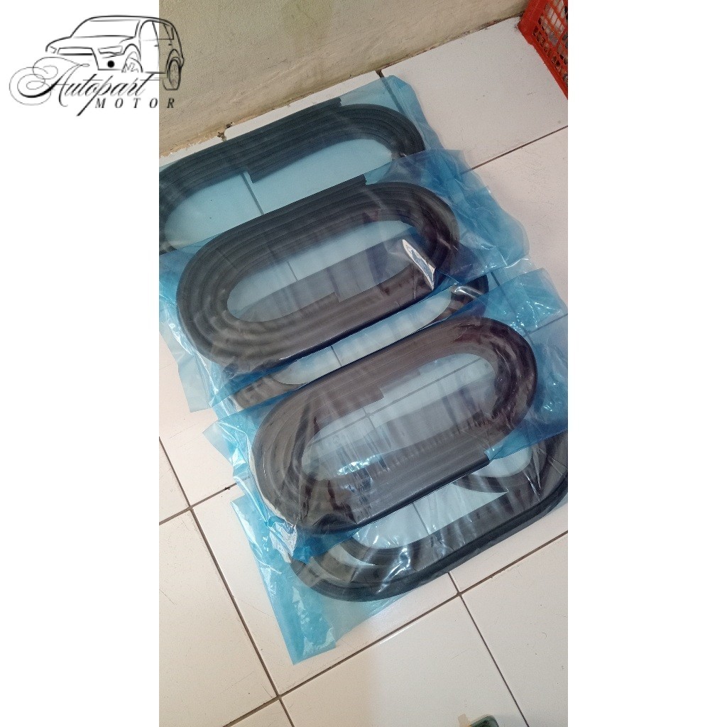 KARET BODY PINTU MOBIL RUSH TERIOS