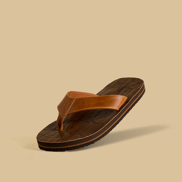Max Fashions Sandal Pria Sandal Pria Embossed Flip Flops