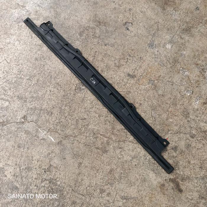 62542 4N000 Cover tutup bullhead radiator atas Nissan Serena C24 HWS