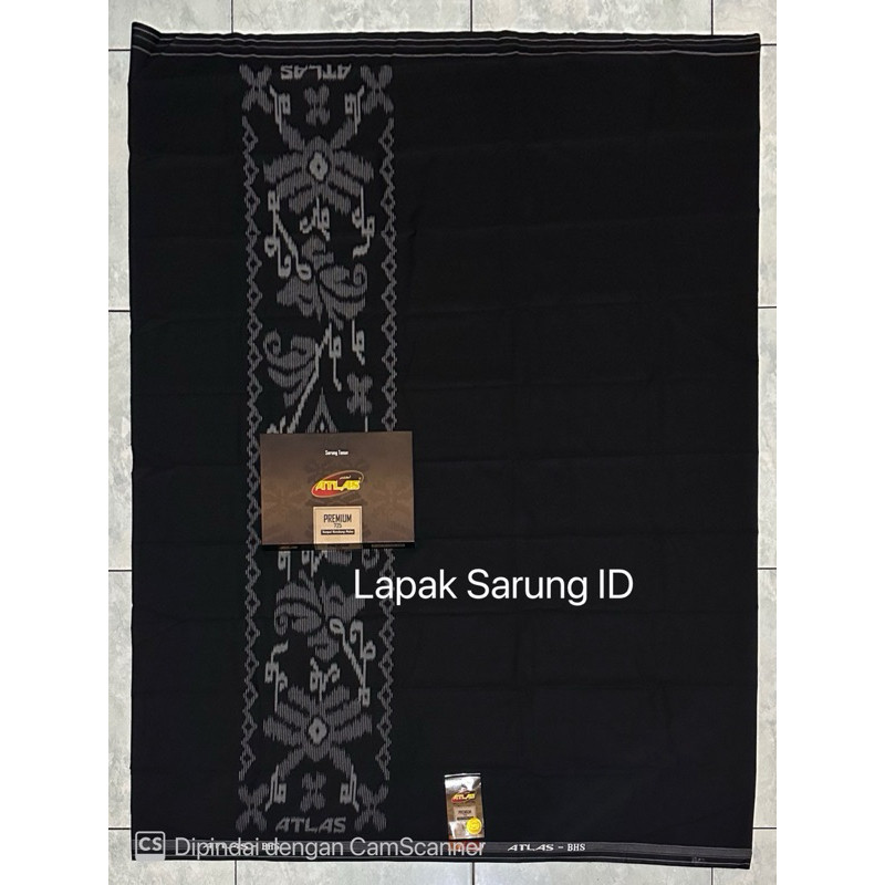 Sarung ATLAS Premium Hitam Polos | SARUNG ATLAS Premium 725 Tumpal Kembang Hitam Polos Halus Elegan 