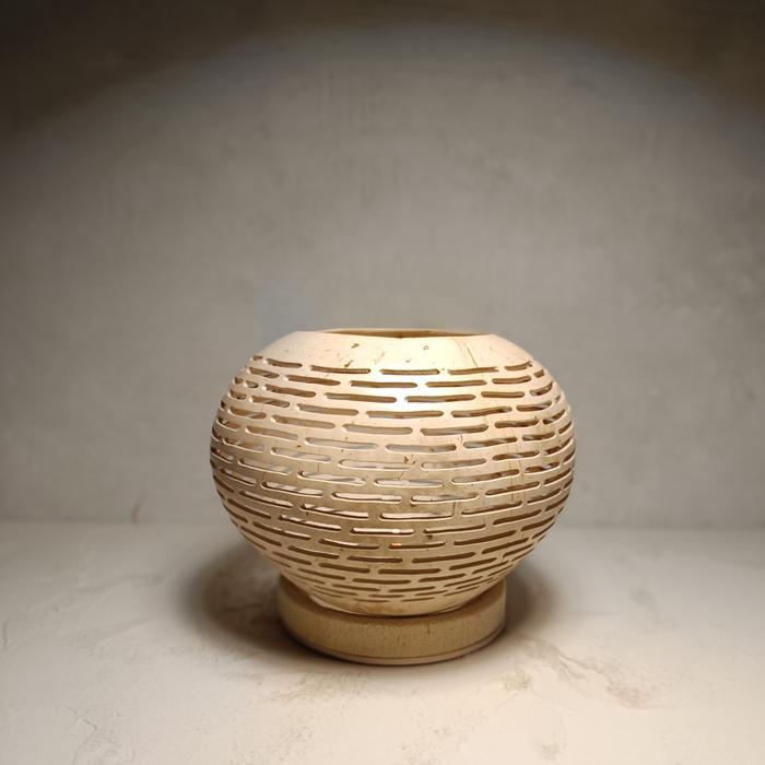 Leolle Bali Tempat Lilin Batok Kelapa Ukir | Wadah Lilin Hias Eco-Friendly Alas Batu Palimanan | Dek