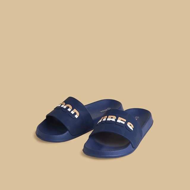 Max Fashions Sandal Pria Sandal Pria Slogan Applique Slides