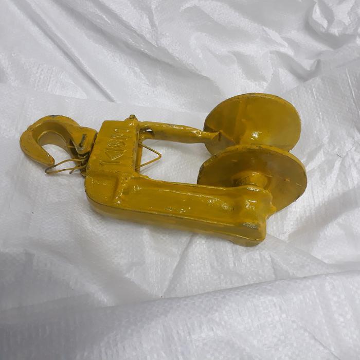 Roller kabel roll gantung kecil / katrol kabel PLN