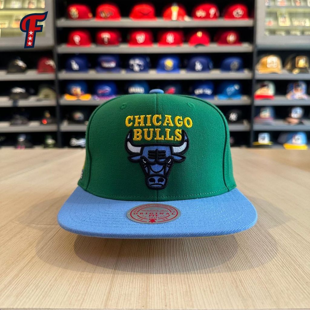 Topi Mitchell And Ness NBA Chicago Bulls XXX Patch Basketball Snapback Hat Original