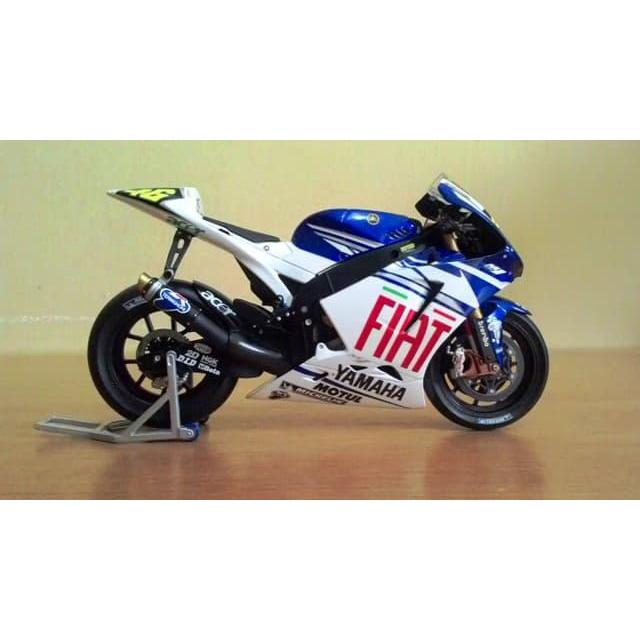 Miniatur Moto GP Fiat Yamaha