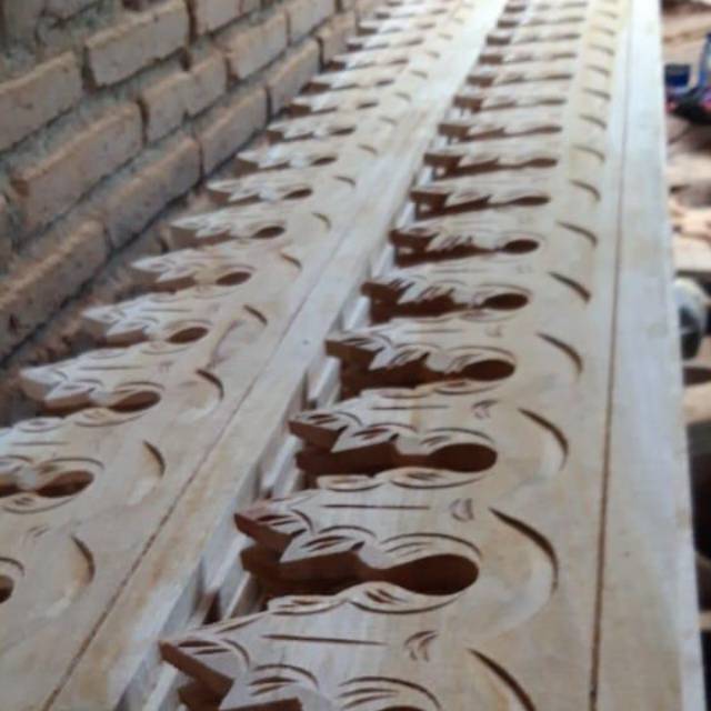 Lisplang atap rumah 2m