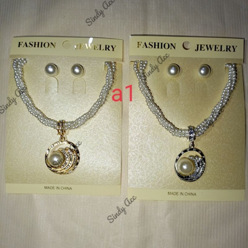 Kalung mutiara set anting cantik//kalung mutiara//anting mutiara
