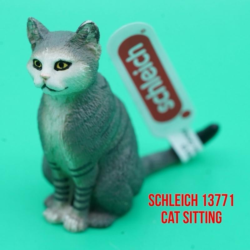 Schleich 13771 Cat Sitting Kucing Abu Abu Felis Catus | Mainan Figure Binatang Miniature Hewan Anima