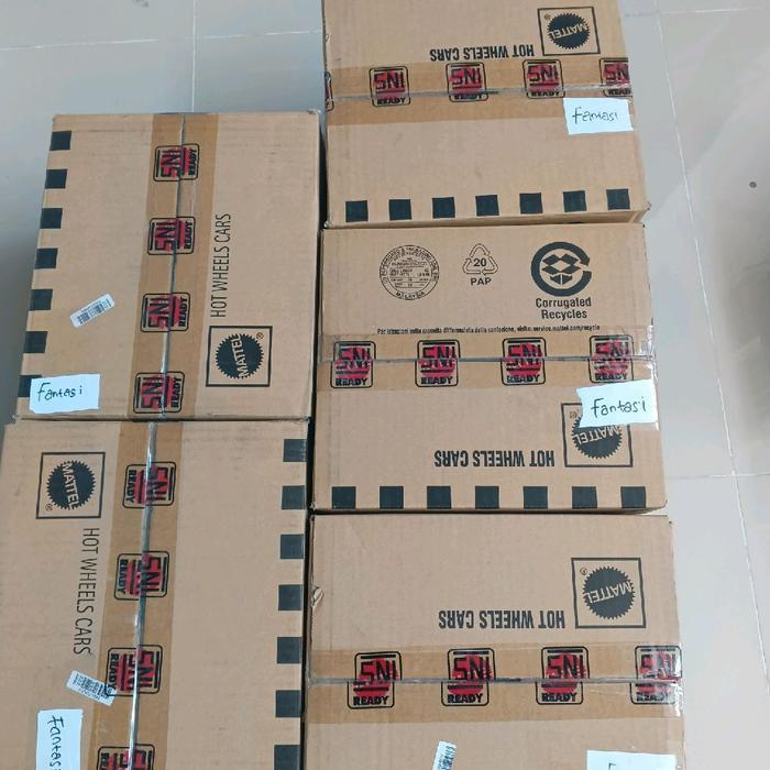 Hot Wheels 1Dus(72pcs) fantasy//tiap item tidak ada yang sama