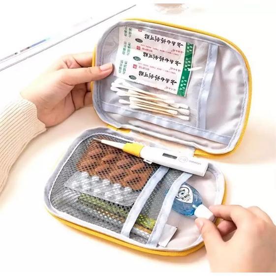 Kotak Obat Travel Mini dengan Sekat Organizer Tas P3K Portabel untuk Perlengkapan Medis & Pertolonga
