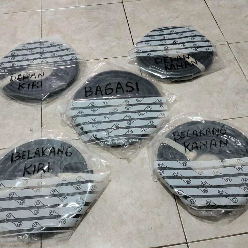 karet balon peredam pintu dan bagasi Mitsubishi kuda