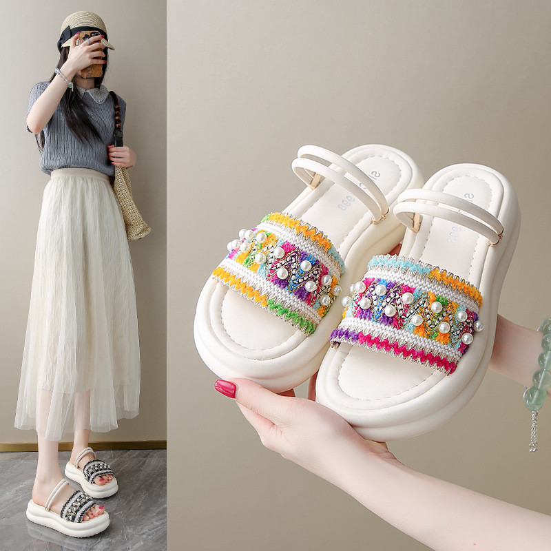 Sepatu Wanita Musim Panas Gaya Peri Baru Sandal Chanel Kecil untuk Luar Ruangan Sandal Satu Tali Dip