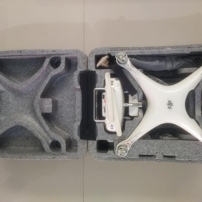 Drone DJI Phantom 4 Bekas Kondisi Apa Adanya