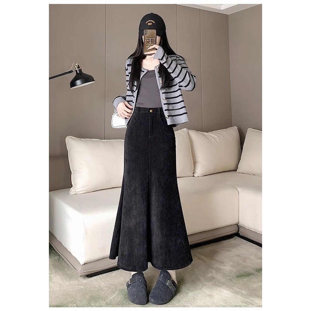 Rok mini rok payung wanita Korea bergaya retro korduroi tinggi pinggang musim gugur dan musim dingin