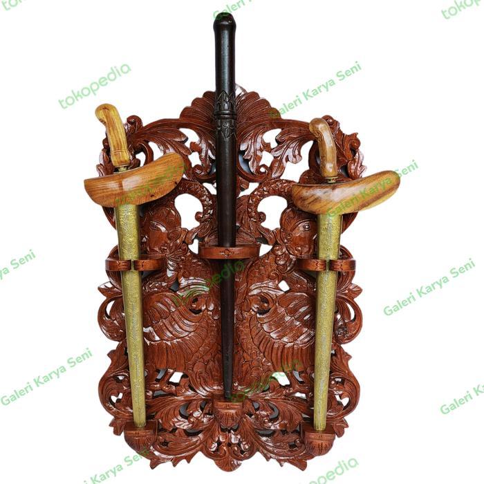 Blawong Keris Isi 2 & 1 Tombak Ukiran Garuda Wisnu Kencana Kayu Jati