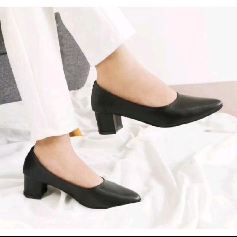 Sepatu Kerja Pantofel Wanita Hitam Fantovel Heels Hak 5cm