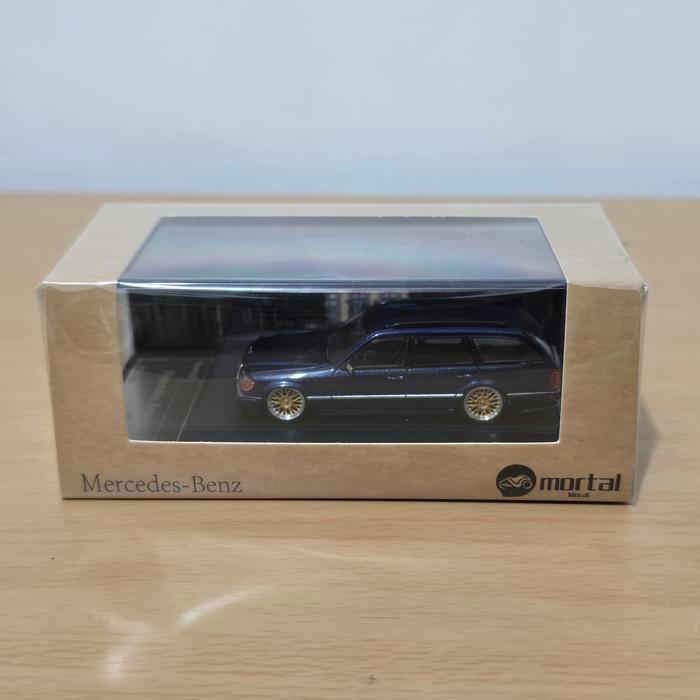 Mortal Mercedes Benz S124 Velg Gold G63 Dark Blue Diecast Koleksi Mobil Mainan Mini Scale 1/64 Kotak