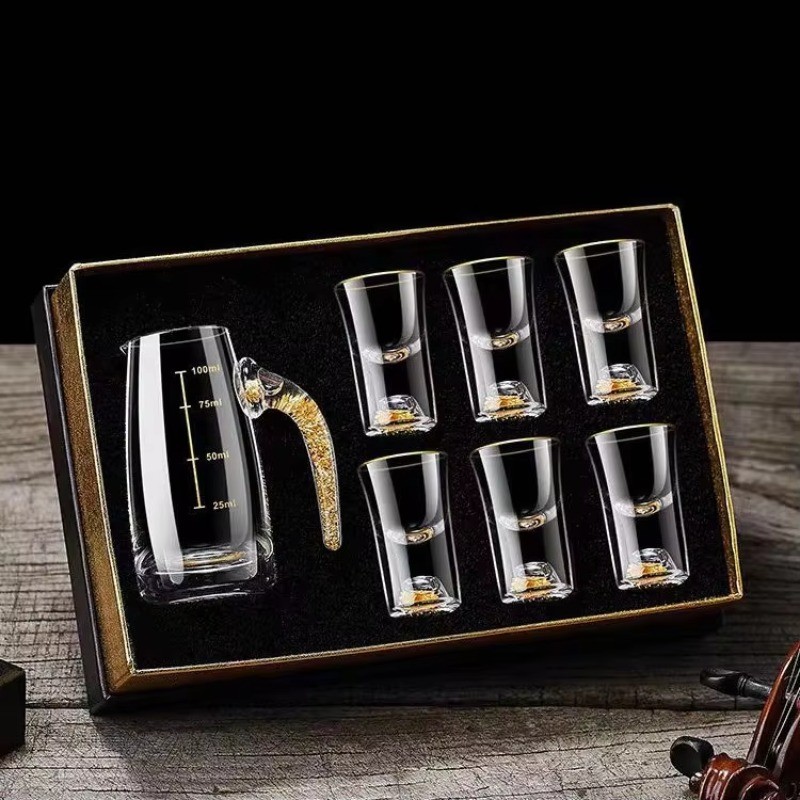 7pcs/set Gold Foil Small Wine Cup Bai Jiu Dispenser Small Household Wine Cup Glass Crystal Wine Set 