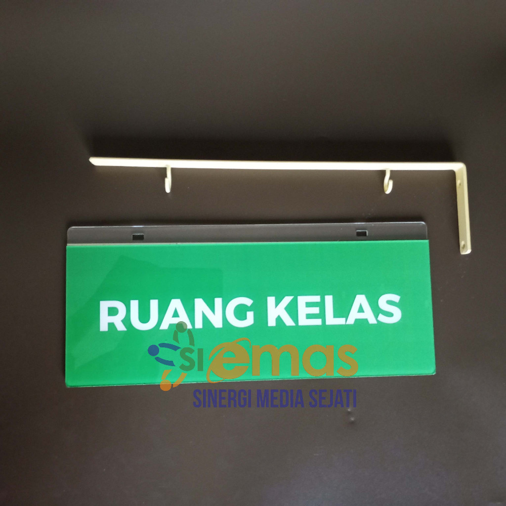 Papan Akrilik Tanda Ruang Kelas | Akrilik Gantung Ruang Kelas | Gantungan Tanda Ruang Kelas