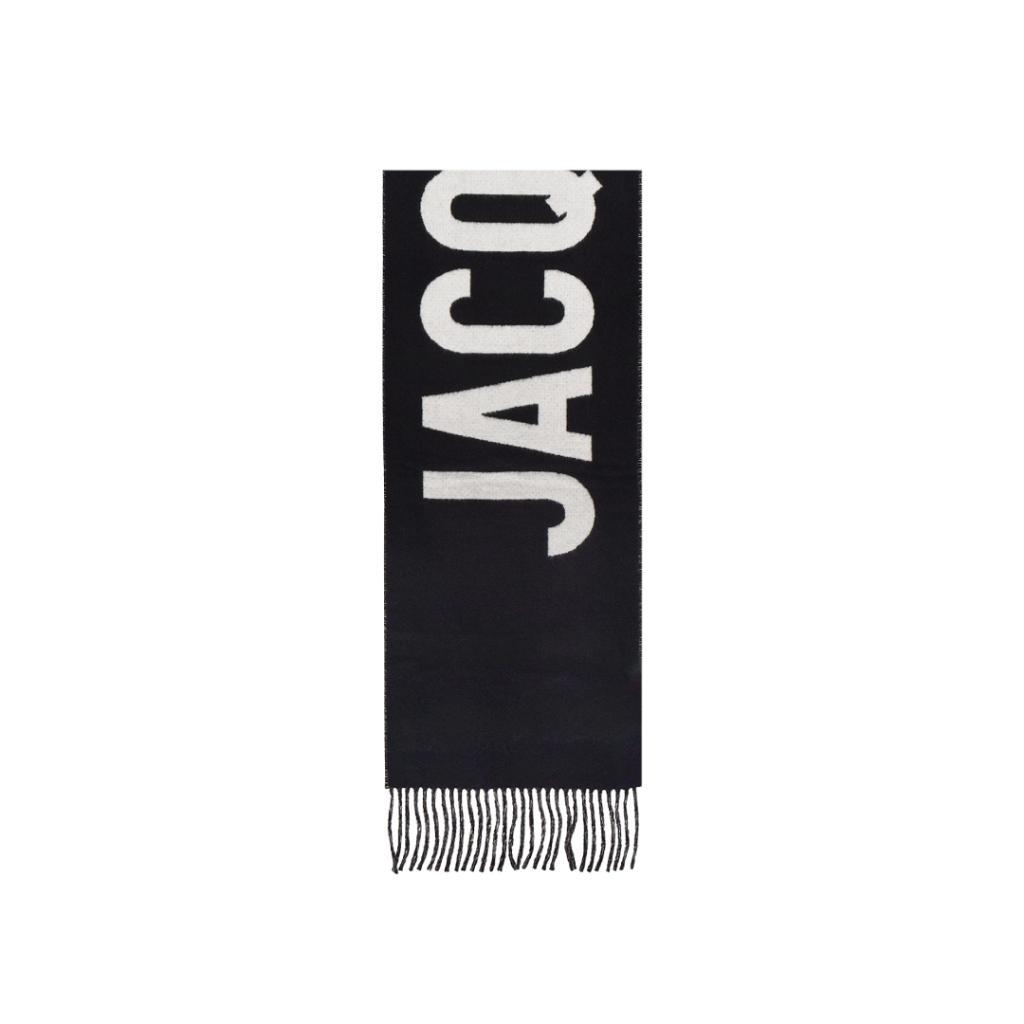 The jacquemus scarf