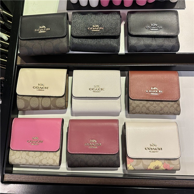 COACH Small Trifold Wallet In Blocked Signature Canvas Dompet Coach Dompet Wanita Dompet Lipat Wanit