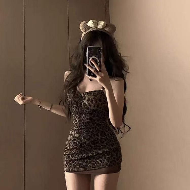 Dress pendek yang dibungkus pinggul gaun bermotif macan tutul halter wanita selempang leher musim gu