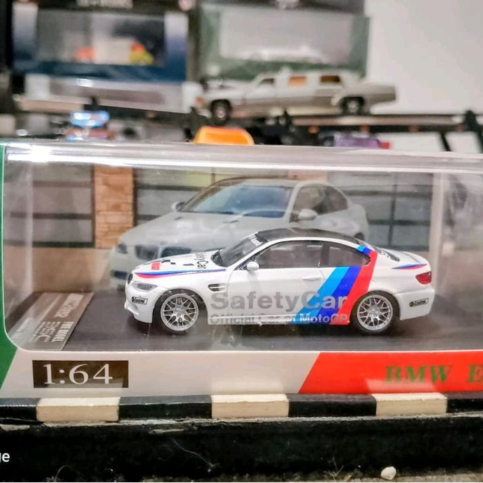 GND48 Diecast Fine Model x BSC BMW M3 E92 Safety Car Segel
