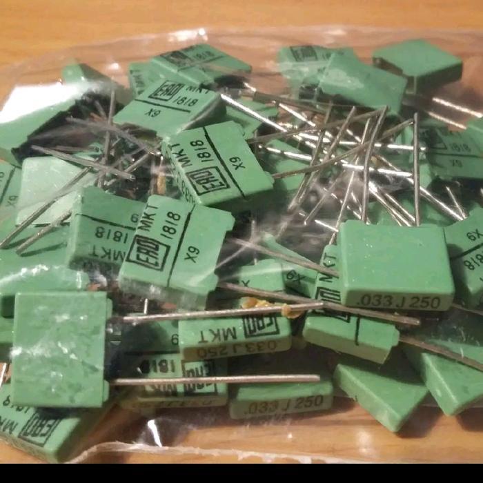Capaxitor MKT 0.033 0.033uf 0,033 33n 33 nf 250v 33nF / 250v ERO 1818 BERKUWALITAS...