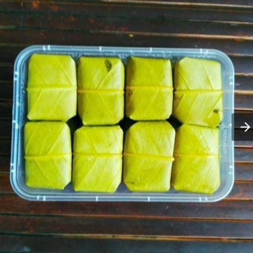 tape ketan daun jambu khas kuningan