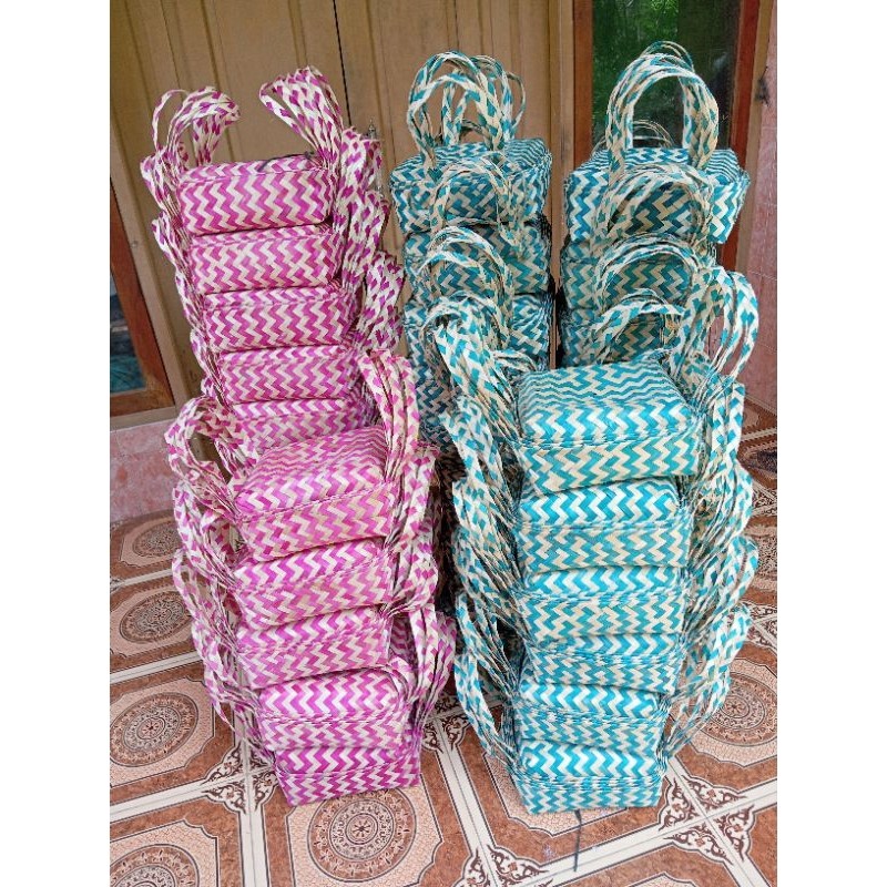 Besek Bambu jinjing warna batik 20x20 cm  atas bawah | Besek bambu jinjing  warna 20x20 cm perpasang