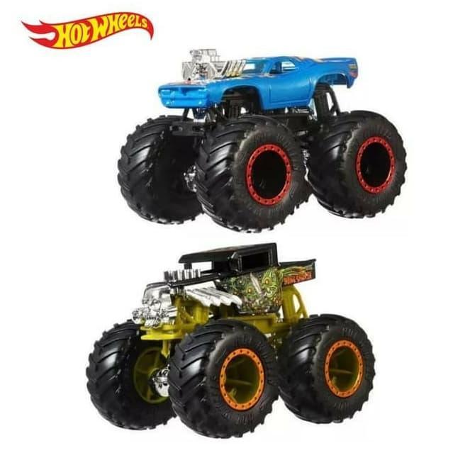 Monster Trucks Hot Wheels Bone Shaker & Roger Dodger 2 pack truck