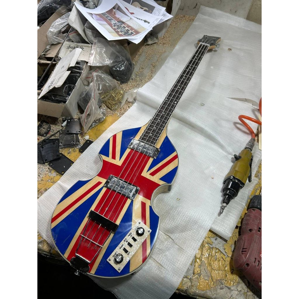 England flag vintage looking Hofner BB2 4 strings bass tiger flame pearloid tuners hofner violin fla