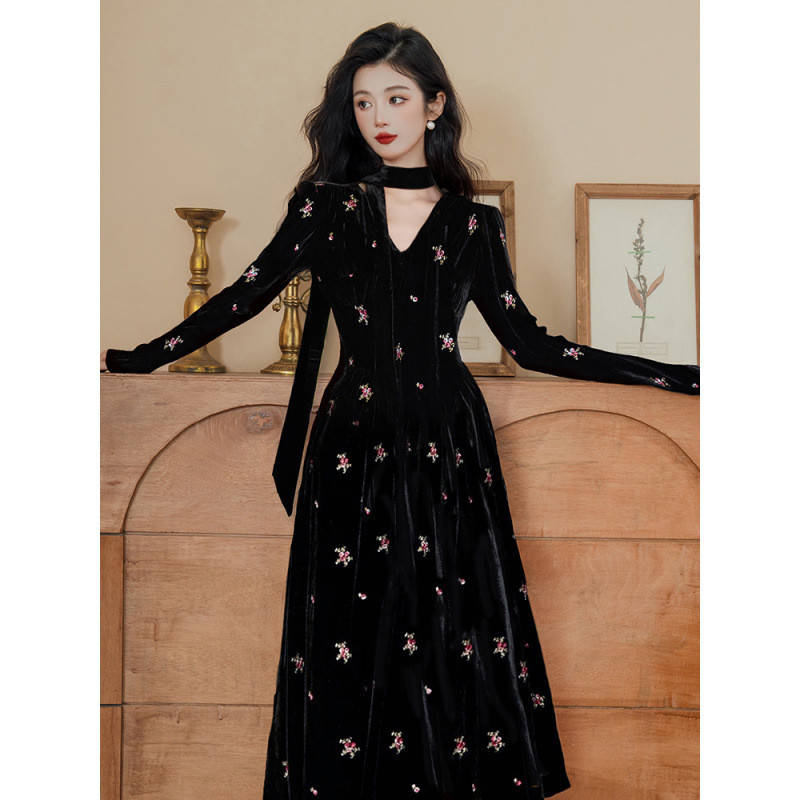 Women's French Retro Black Velvet Dress