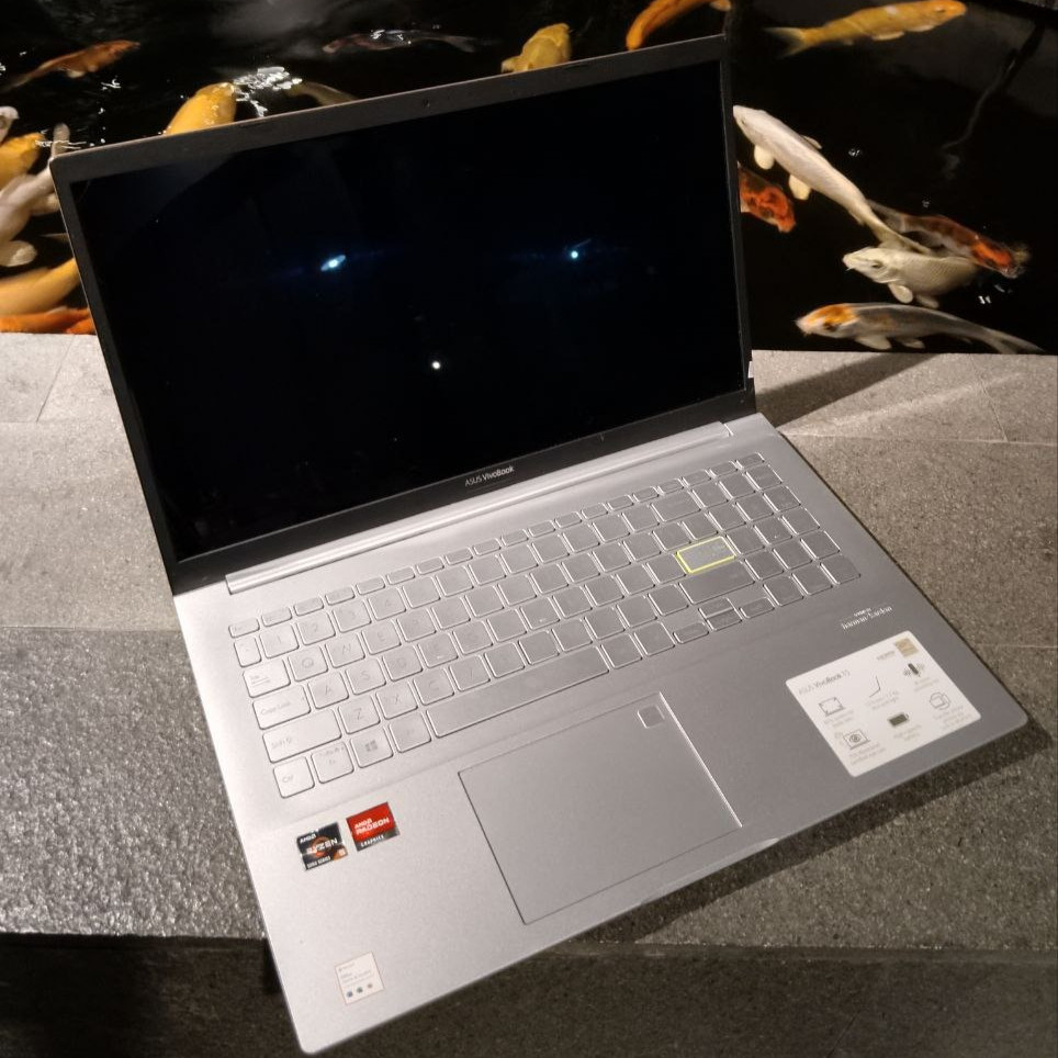 ASUS VIVOBOOK 15 M513UA OLED RYZEN 5-5500u 8GB 256SSD WIN11 15.6' FHD