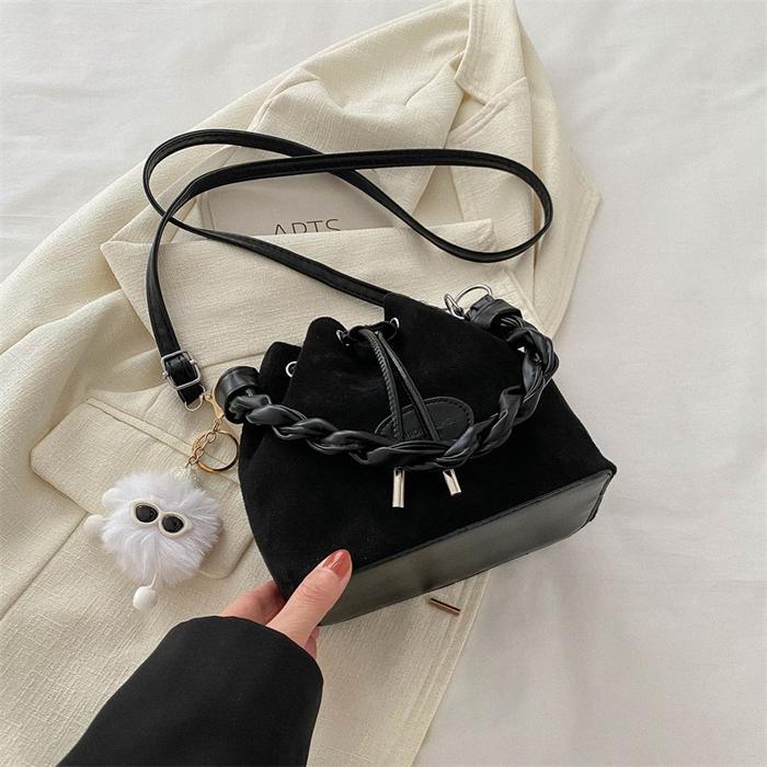 Tas Shoulder bag / handbag wanita terbaru 2025 Tas wanita korea style free gantungan-7260 - Hitam