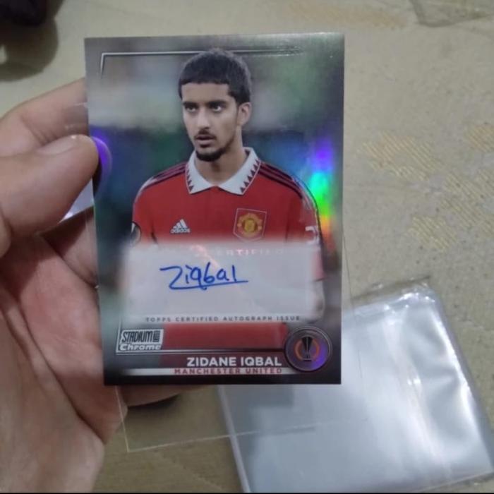 Kartu Bola Topps Refractor Auto Autograph Zidane Iqbal Manchester United RARE TaO 