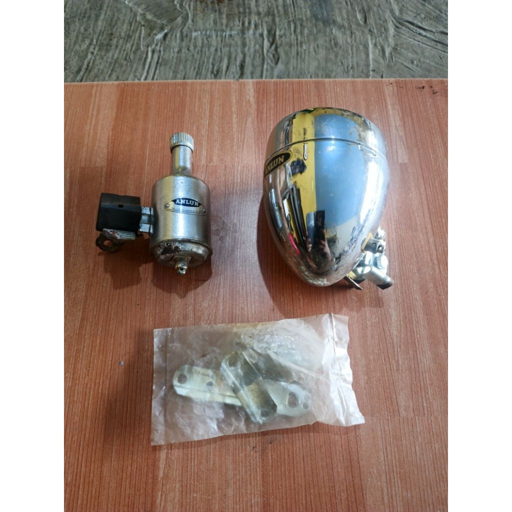 lampu dan dinamo sepeda mini atau onthel merk anlun nos antiq