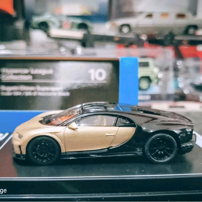 Diecast PosterCar Poster Car Bugatti Chiron Super Sport Silk & Nocturne Black RESTRO