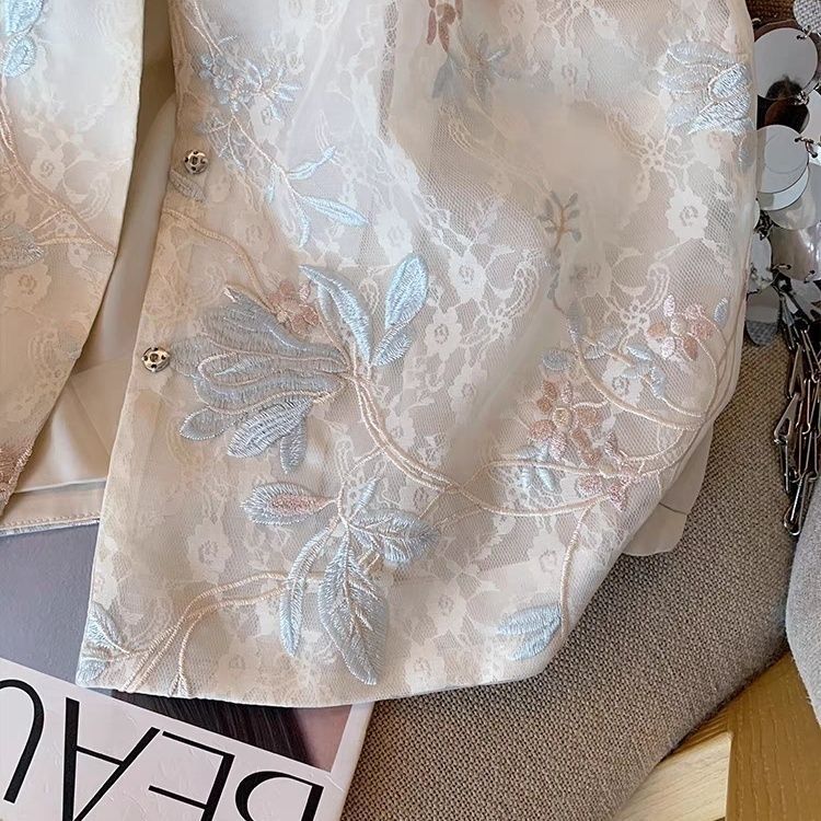 Rompi wanita renda jacquard bordir, rompi bahu, klip kuda vintage di luar, dan blus tanpa lengan.