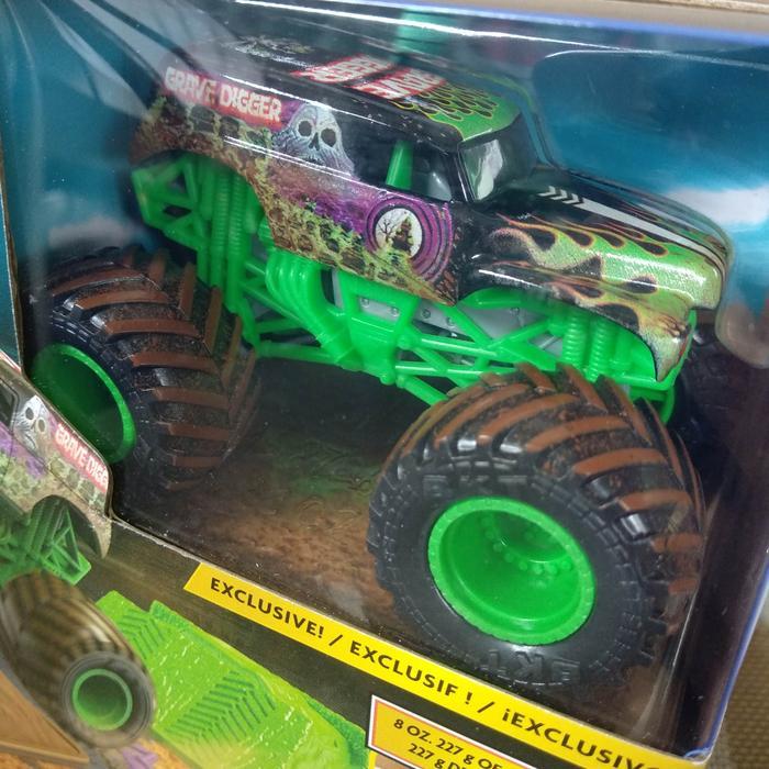 Monster Jam Grave Dger Dirt kinetic sand s master truck