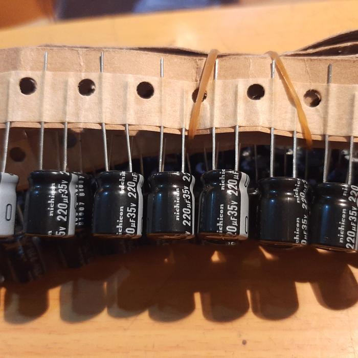 Elco Elko 220uF 35v 220uF/35v 220uF-35v VZ Series Nichicon NEW....!!!