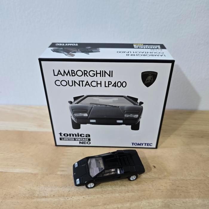 TLV Lamborghini Countach LP400 Black Tomica Limited Vintage Neo Hobby Koleksi Mobil Mainan Mini Scal